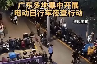 利物浦跟队记者：阿诺德半场被换下是预防措施